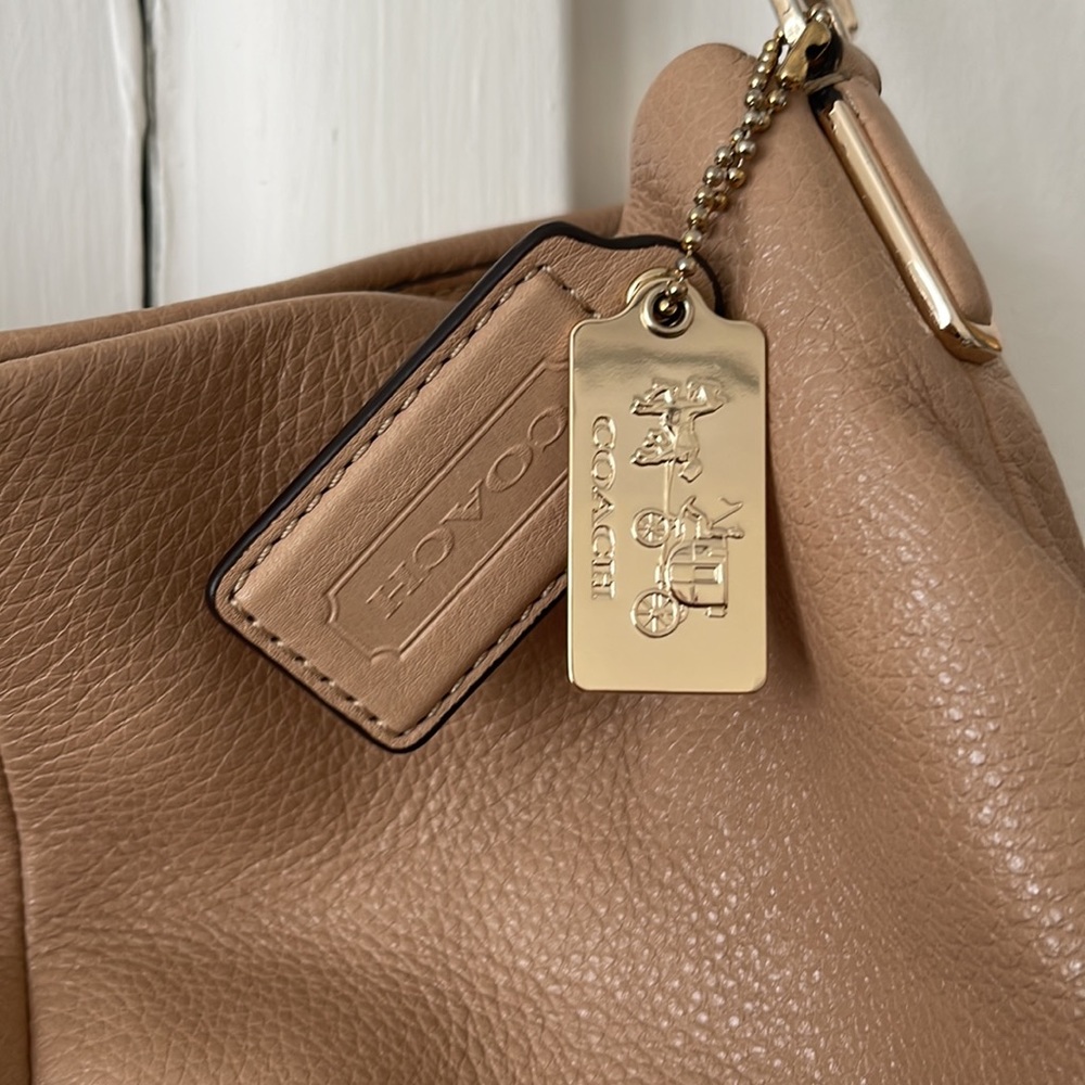 Coach leather shoulder bag - Picture 2 of 8